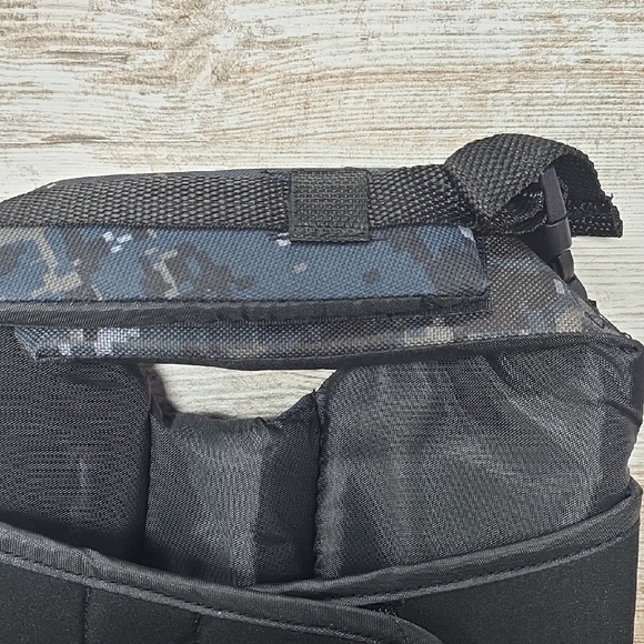 Dog Life Jacket – Adjustable Buckles | Medium - Picture 6 of 11